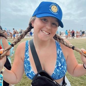 Meet your Posher, Addison